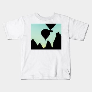 Hot air balloon in the sky Kids T-Shirt